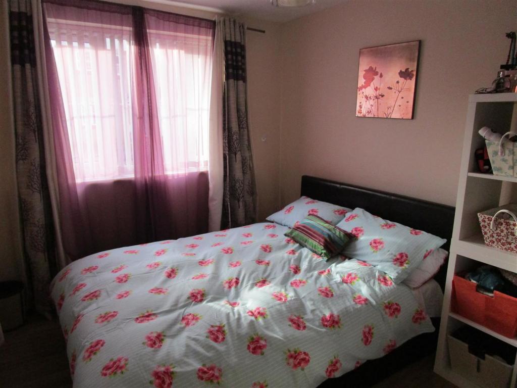 Bedroom.JPG