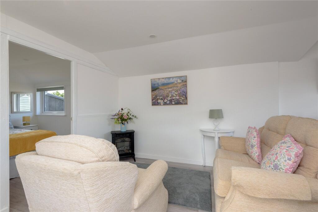 Chalet, Back Road 26