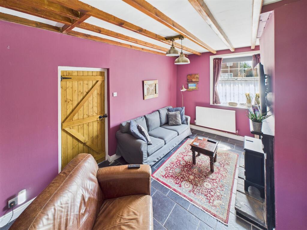 LOUNGE/ SNUG