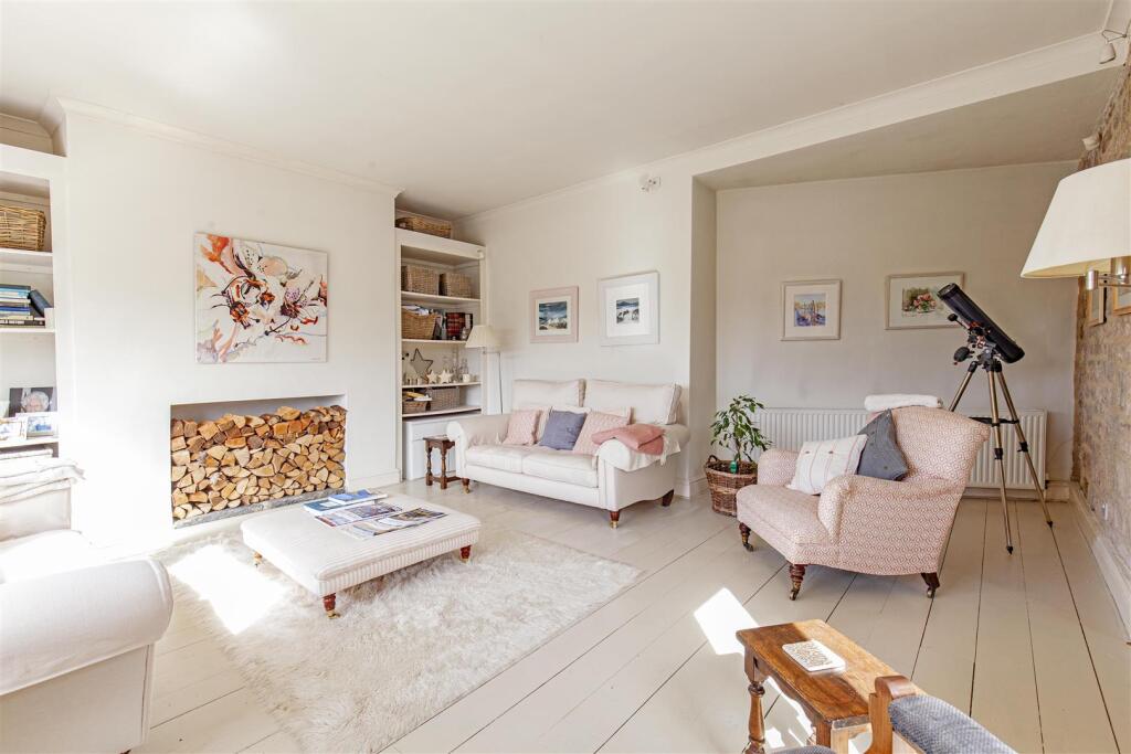 Reception Room-2.jpg