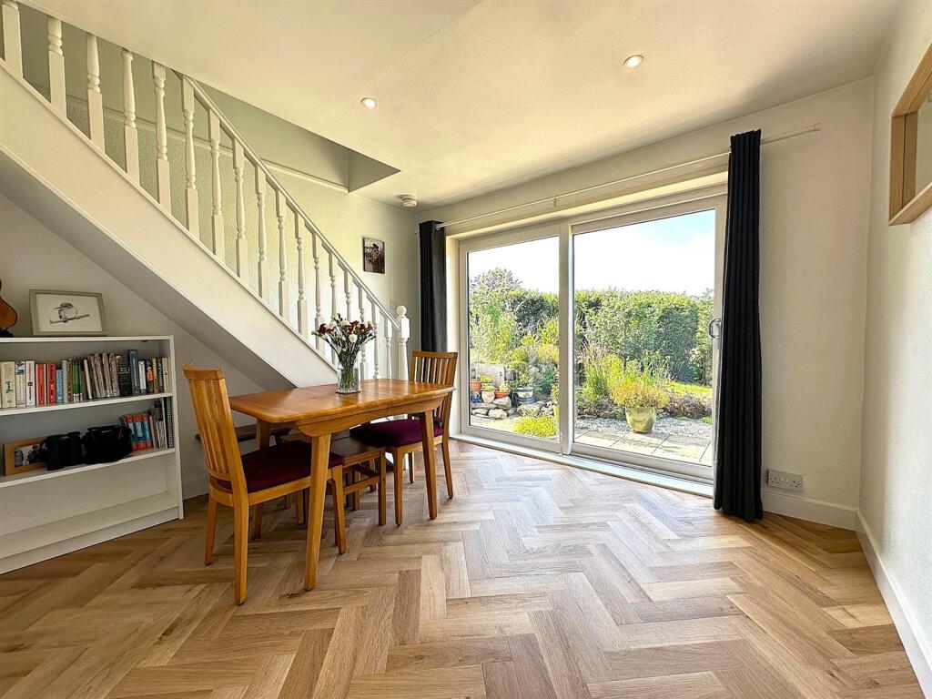 Dining room.jpg