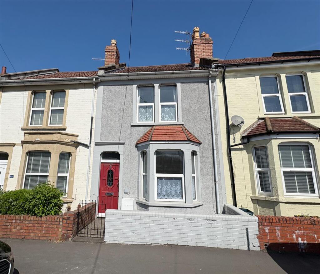 Front shot of property.jpg