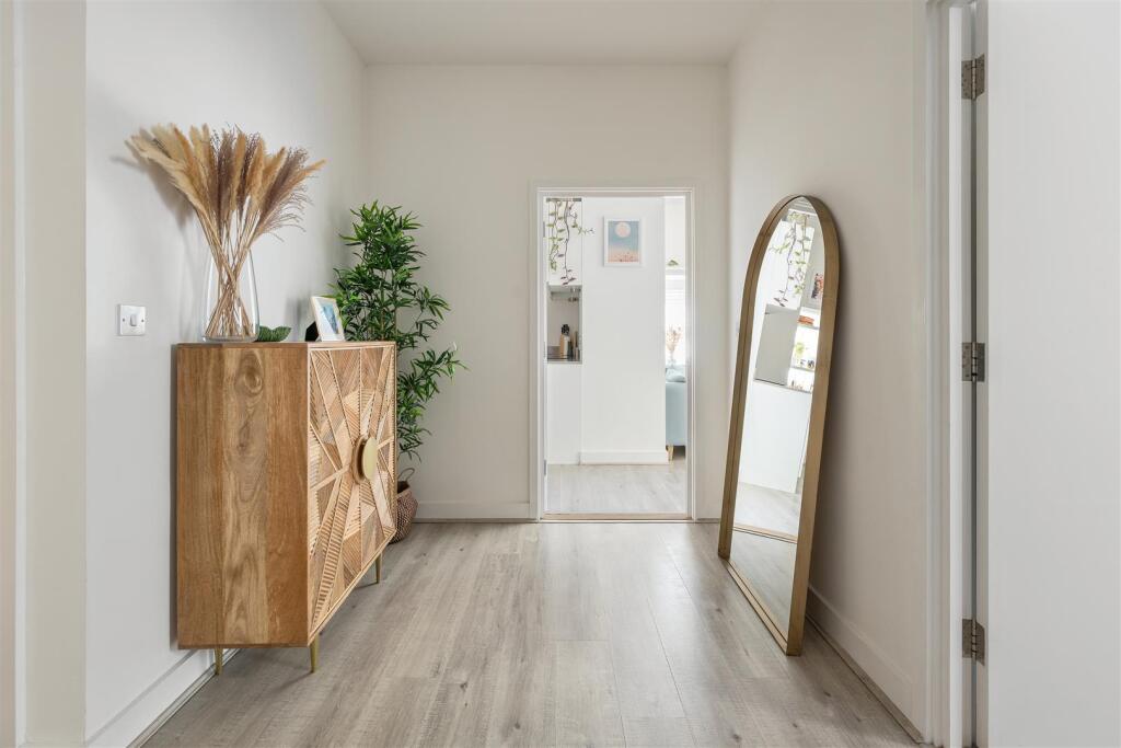 Richard Tress Way, E3