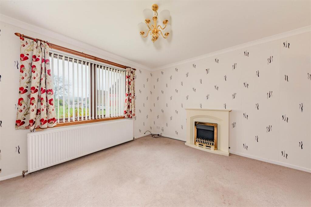 6 Greenbourne Gardens Monifieth (7).JPG