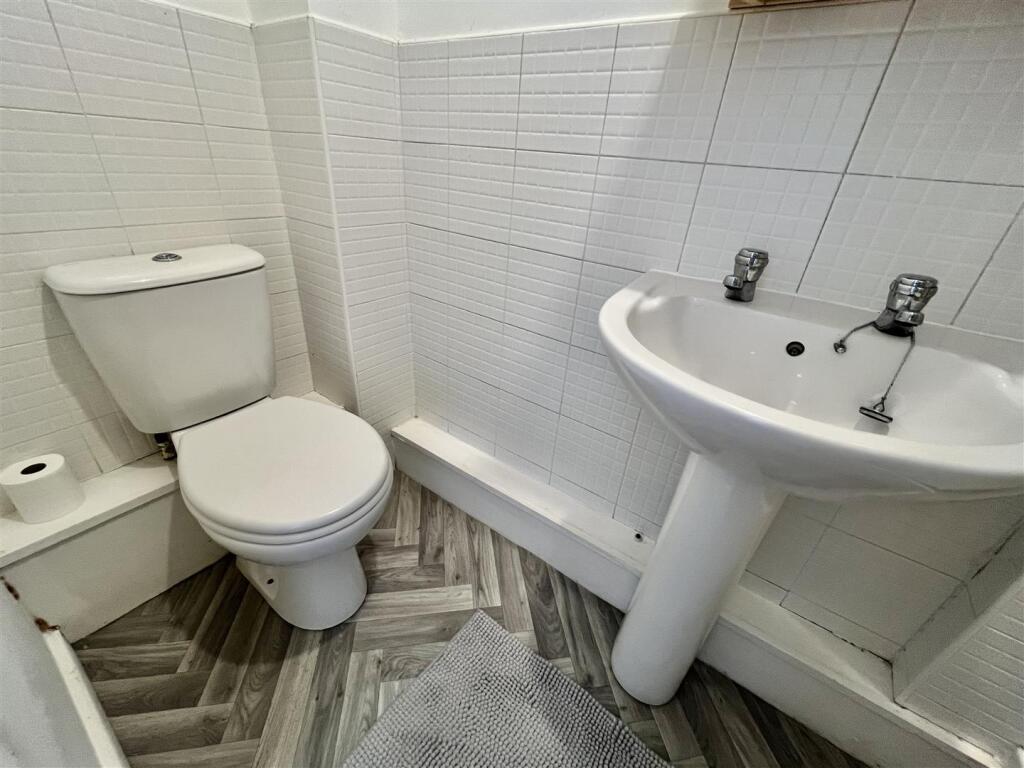 En Suite Shower Room