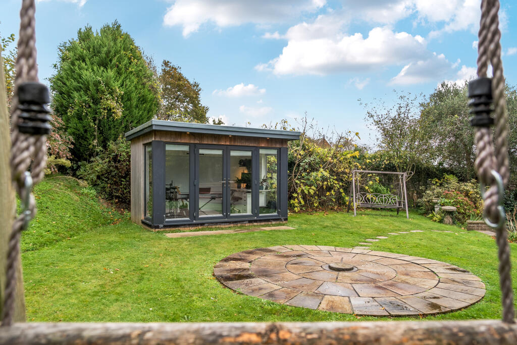 1373454-60-69023d8f41799-ARW-1