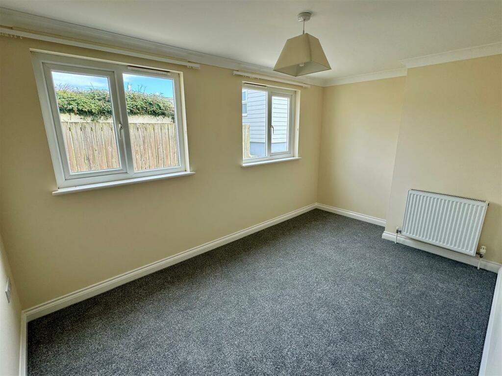 7 Fistral Wave Bedroom 1