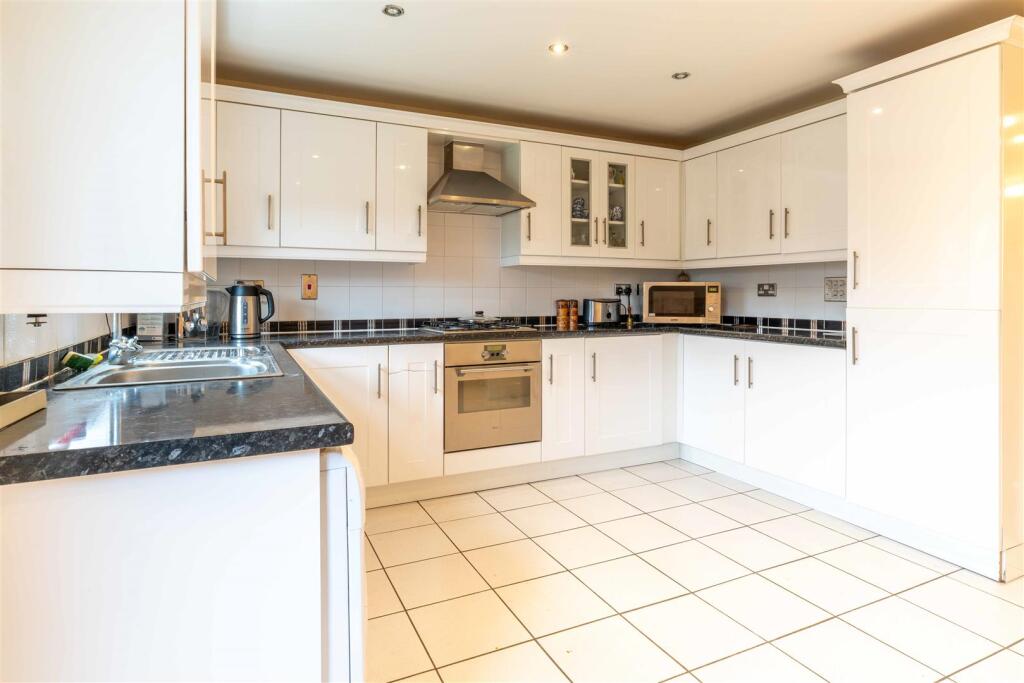 Fully Fitted Kitchen Diner