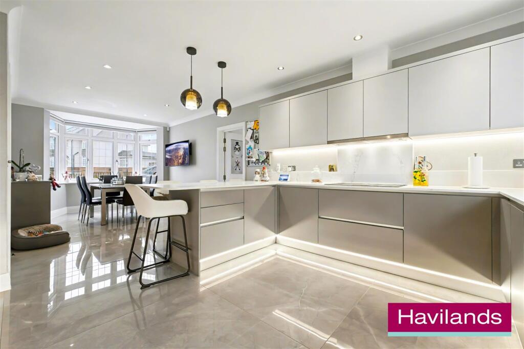 Cranleigh Gardens N21 1DR-21.jpg