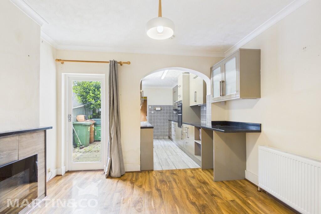 CAM01953G0-PR0105...