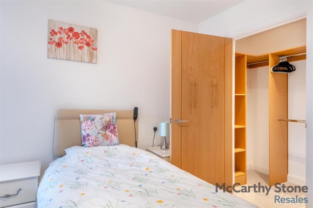8631092-interior10.jpg