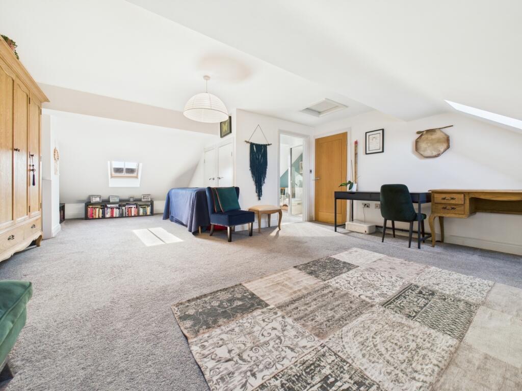 Bedroom 4 with Ensuite