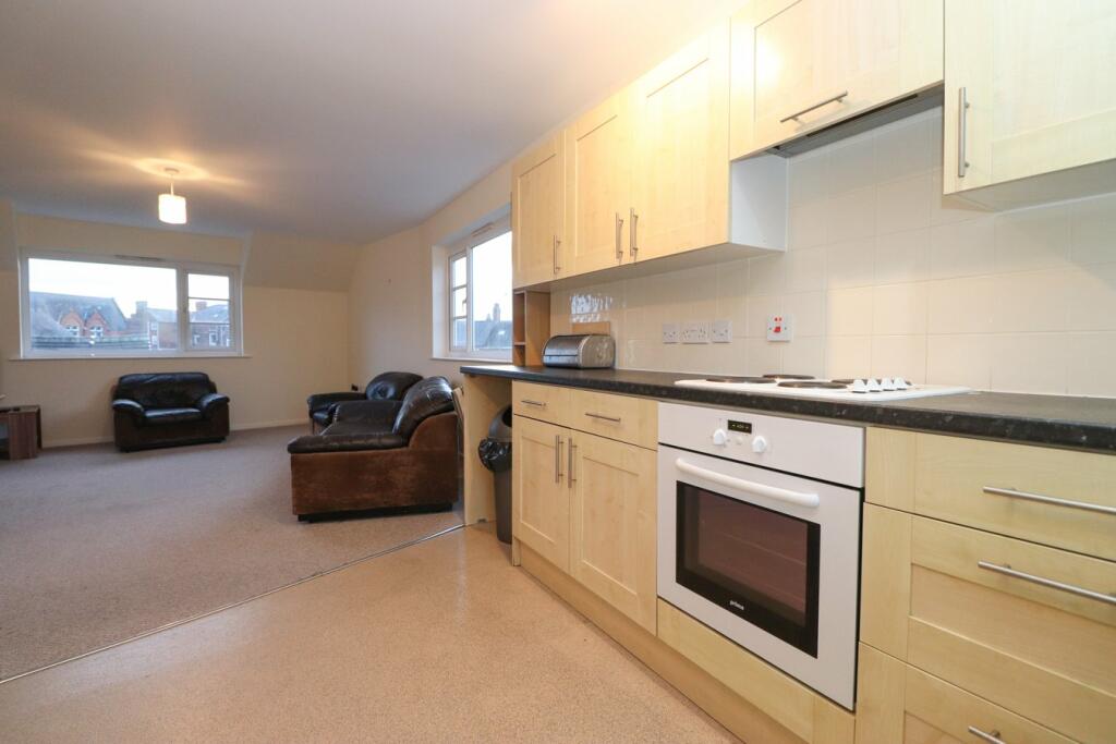 Open plan dining lounge/kitchen