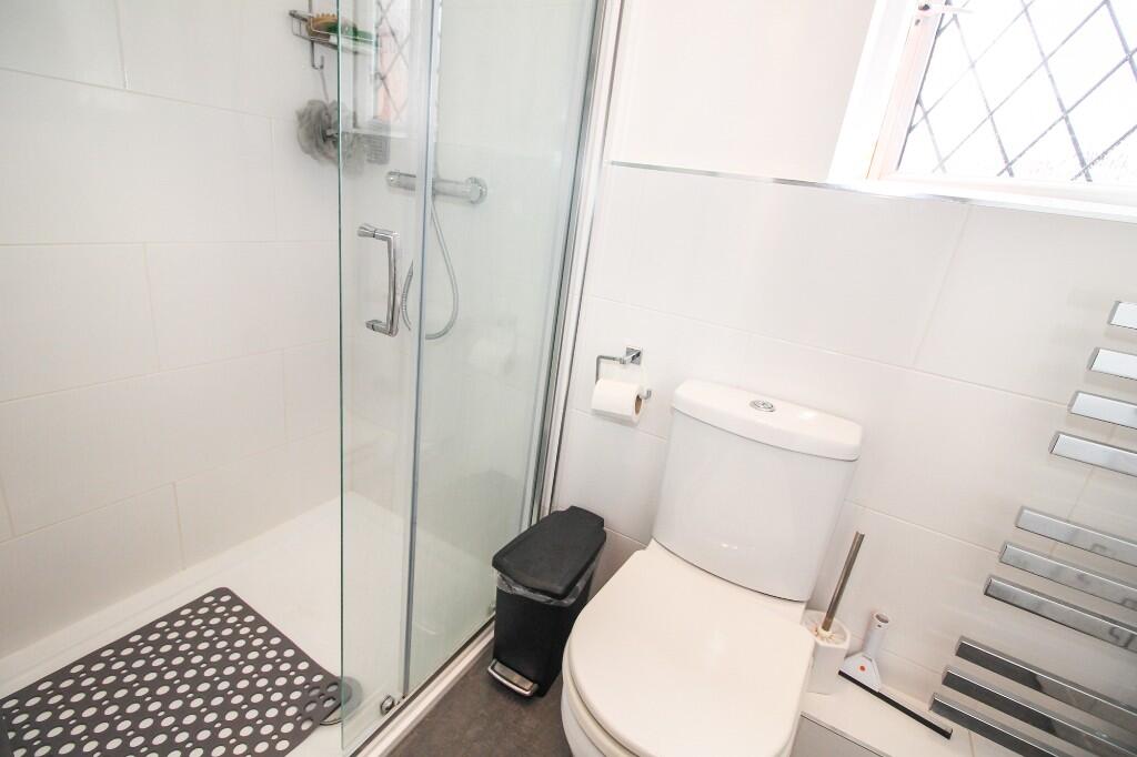 EN SUITE SHOWER