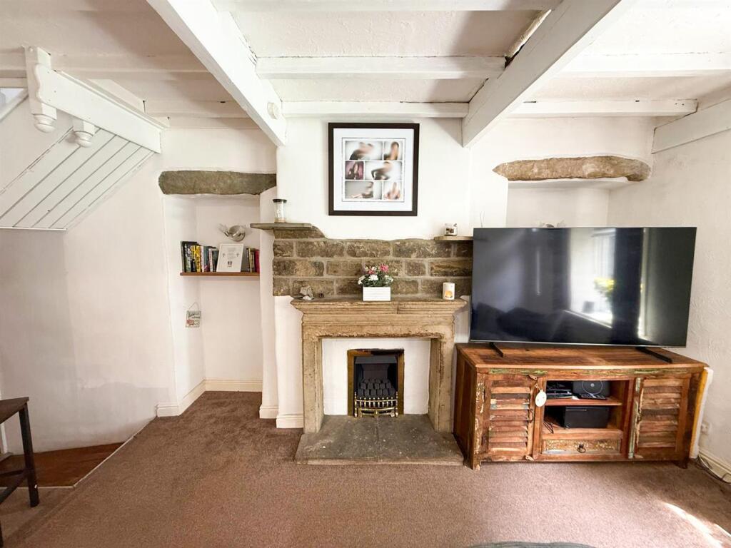 2 bed end terrace Silsden