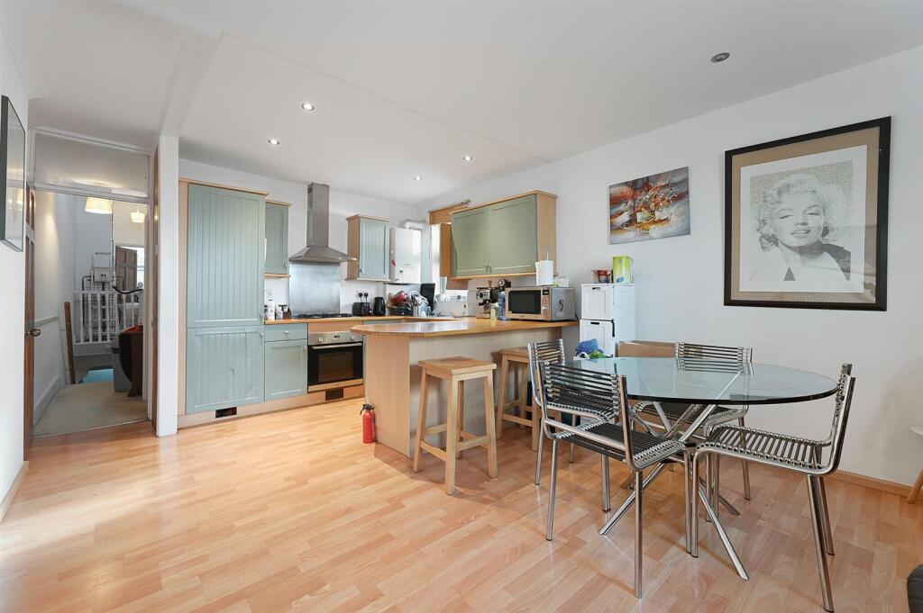 RCLR- FFF 29 minster road- reception, kitchen 4 (1