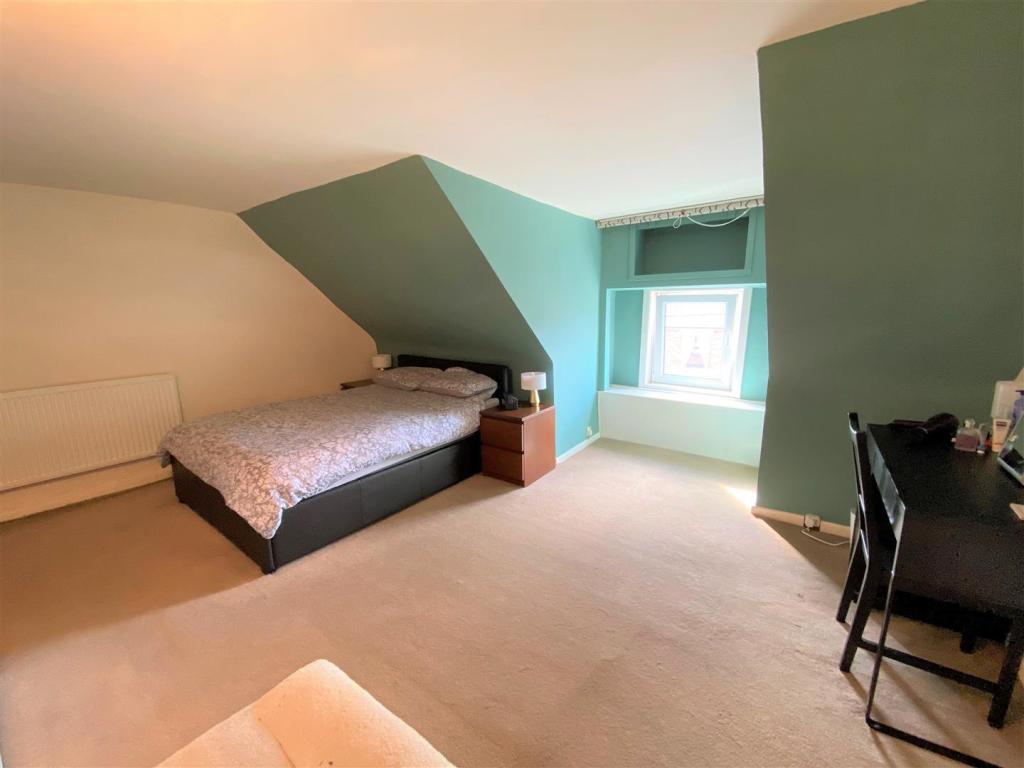 Bed1 pic2.jpg