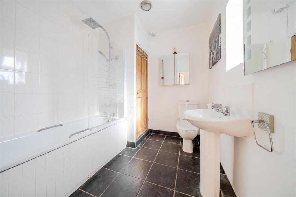 Rose Cottage, 15a Browns Yard, Towcester (9).JPG