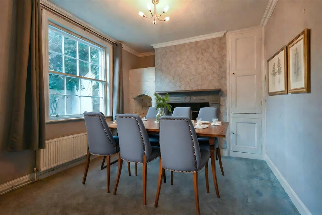 Dining Rm - Traditional.jpg
