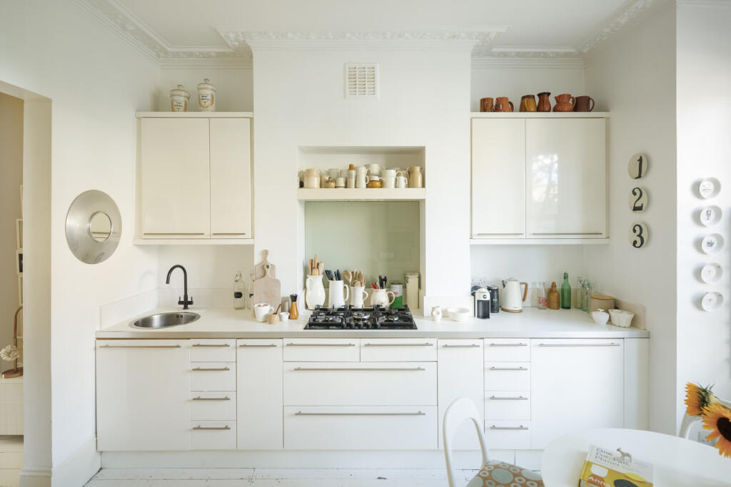 309161 - LillieshallRoad-SW4-JSouteyrat-18891.jpg