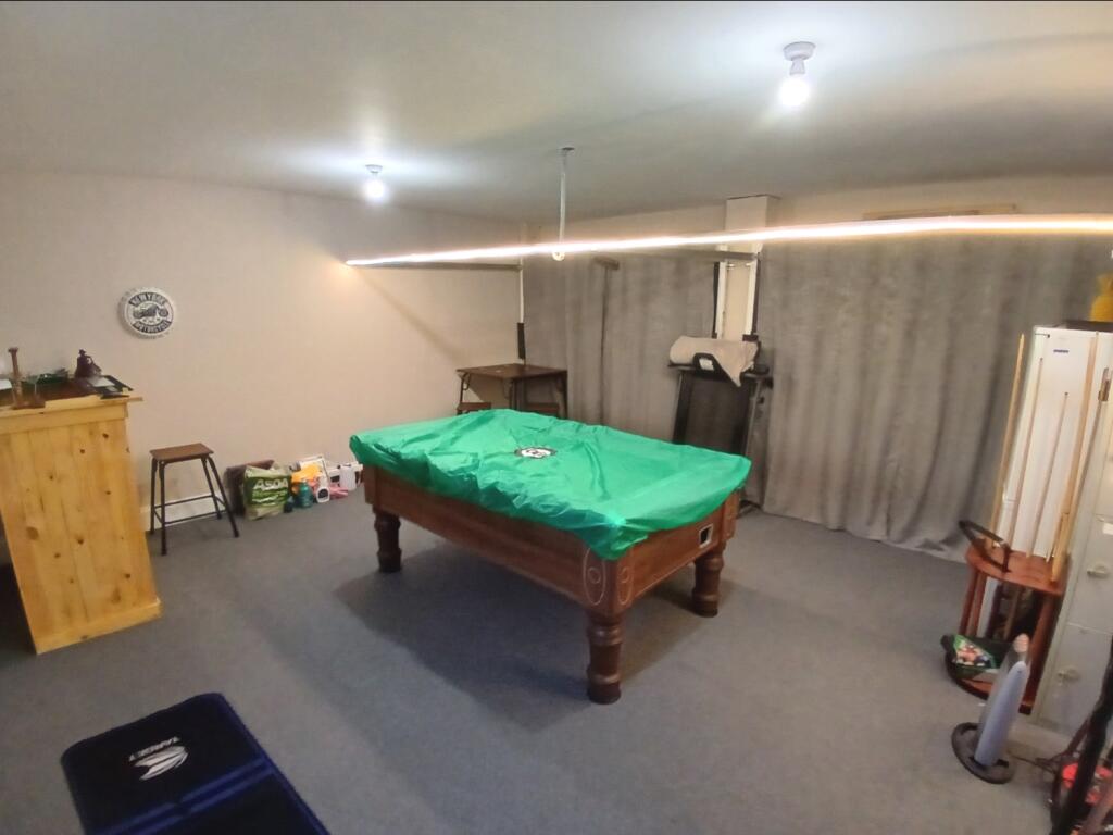 DOUBLE GARAGE