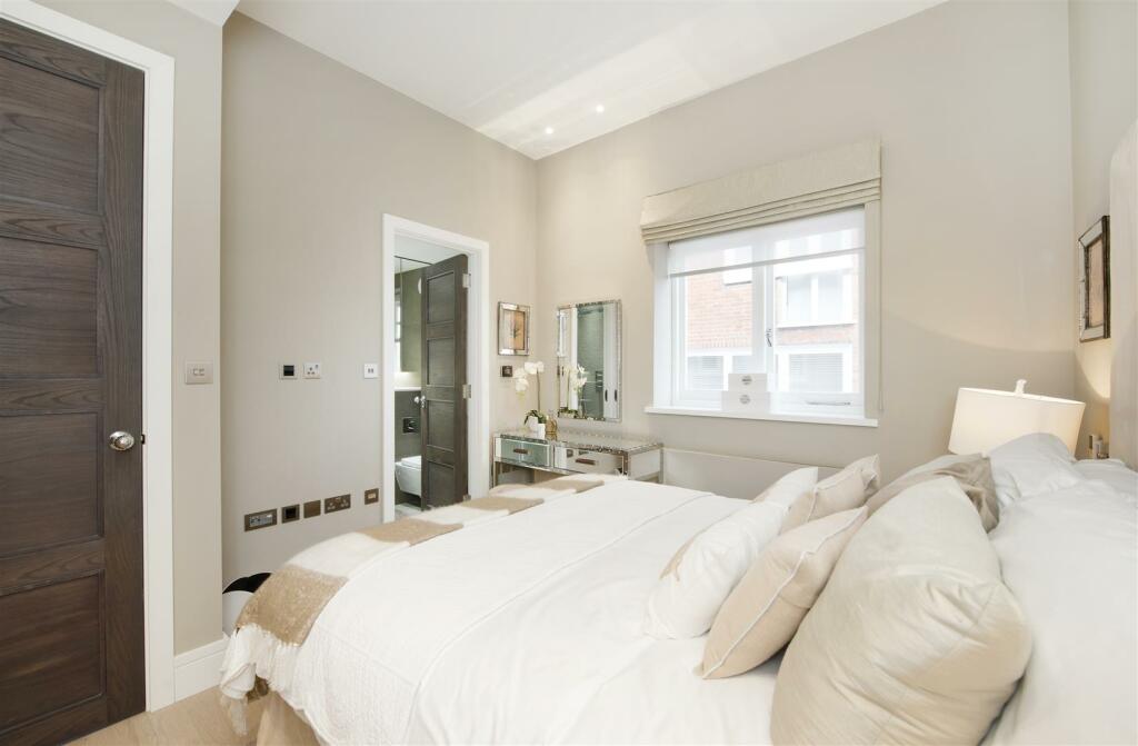 Flat D LHR bedroom no. 3 (2).jpg