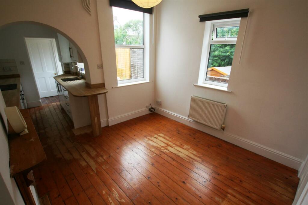 colehill,2dining.JPG