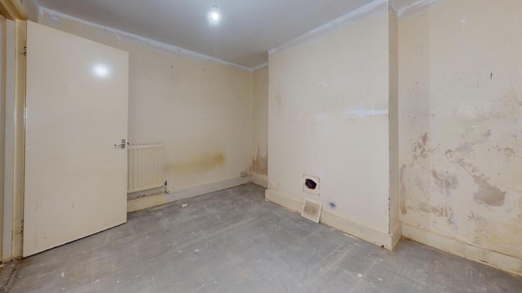 Flat A, 25 Graces Road, Camberwell, London, SE5 8PF