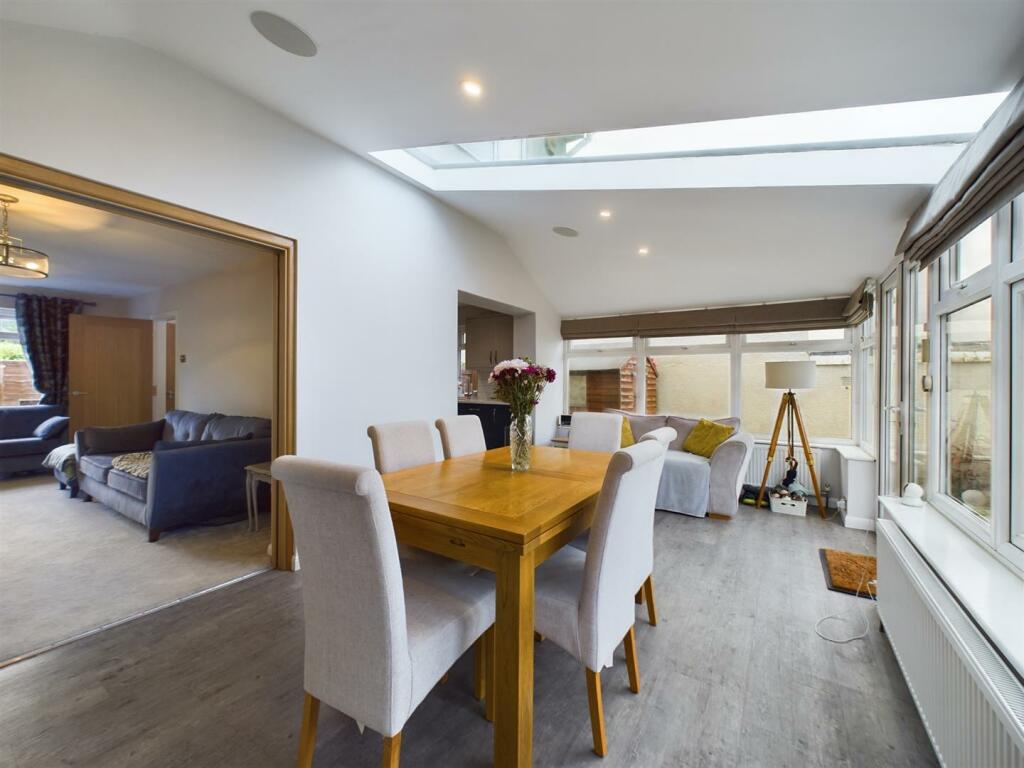 Sun Room/Dining Area