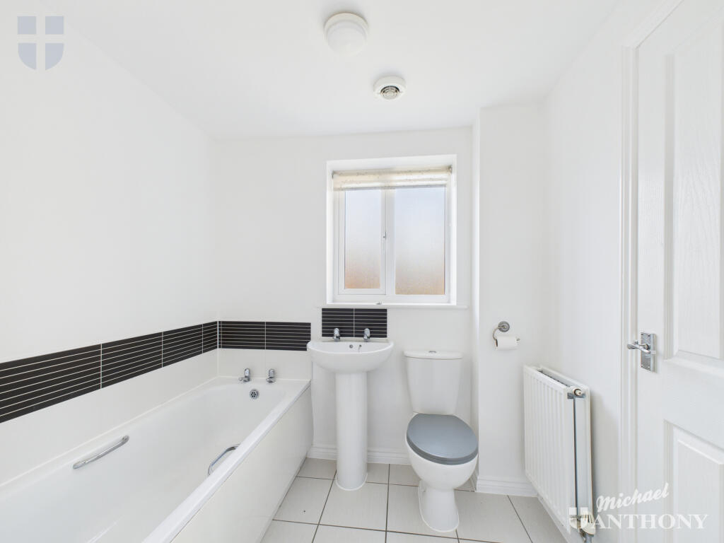 CAM03218G0-PR0764-STILL004