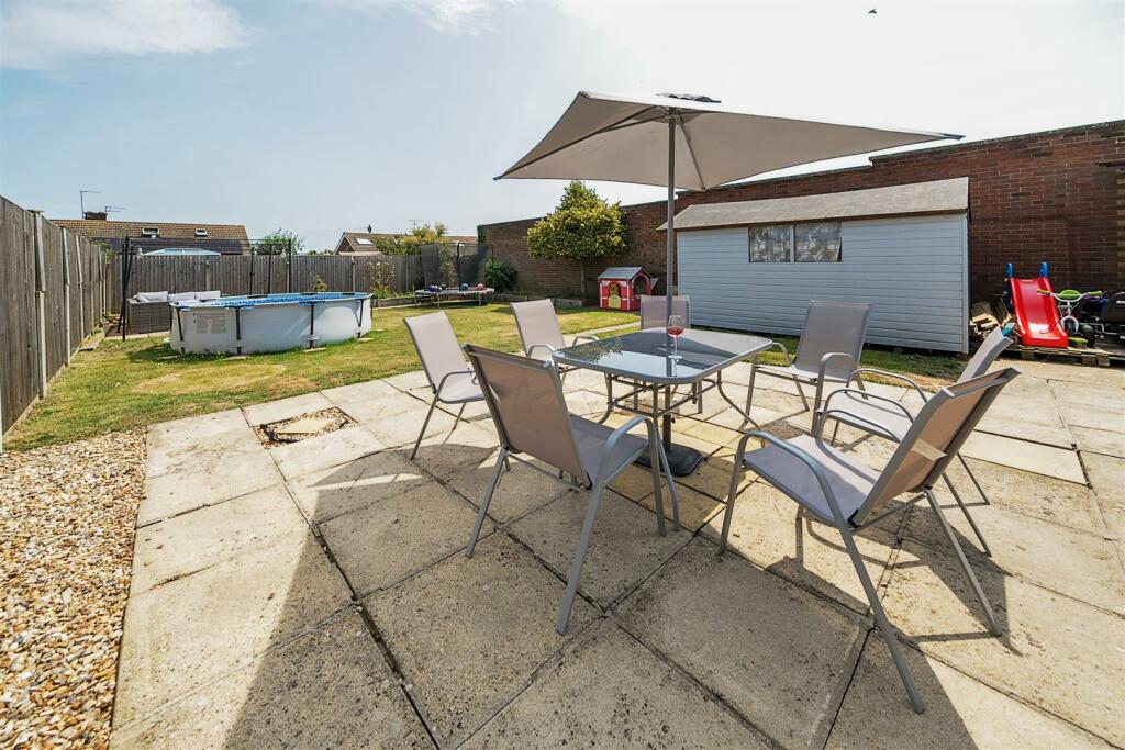 Thirlmere Avenue for sale by Guildcrest Estates - 