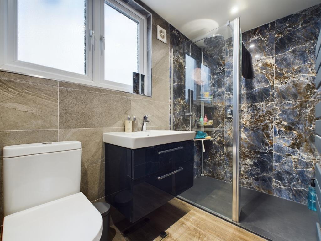 CAM02195G0-PR0063-STILL027