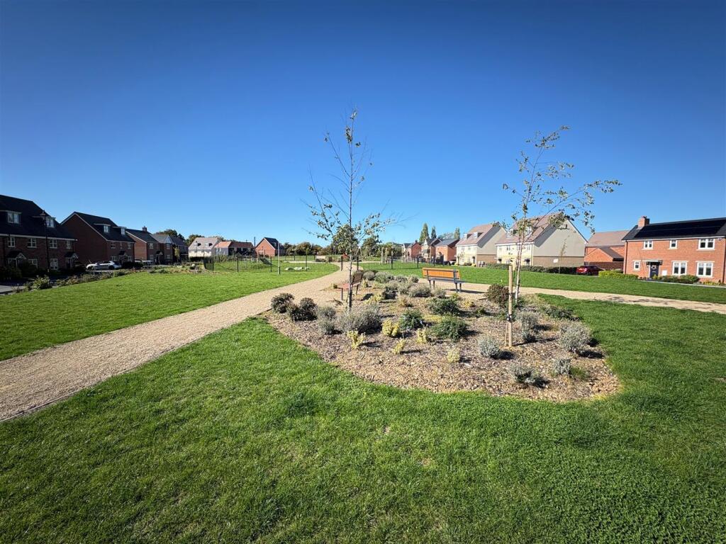 064 Osprey Drive - External 2.jpg