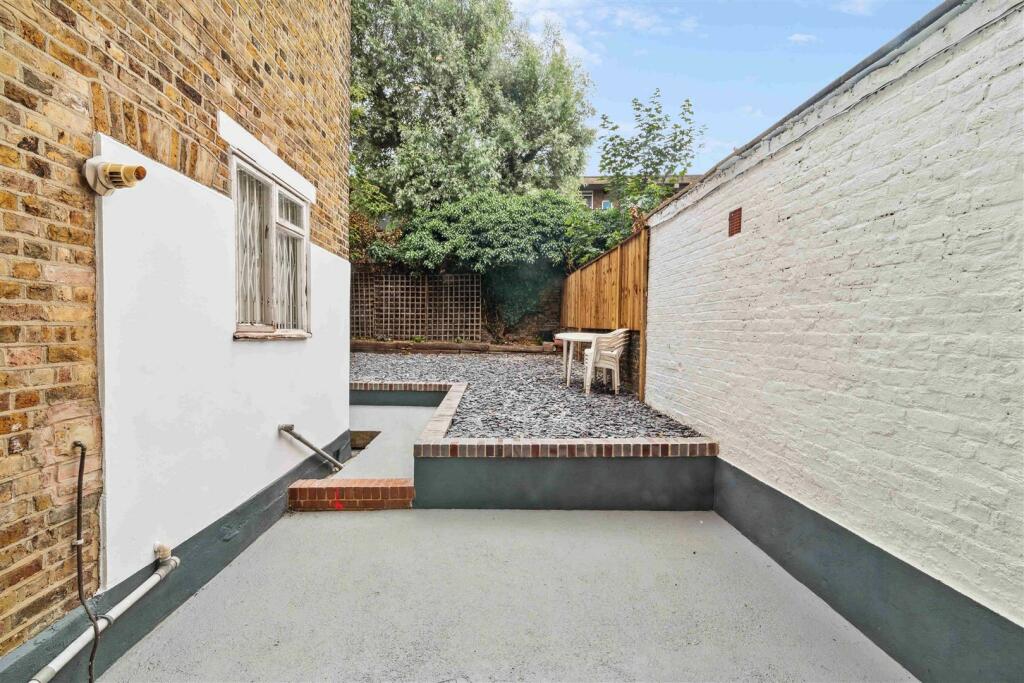 Flat 2, 49 Lambert Road, Brixton SW2 5BB-21.jpg