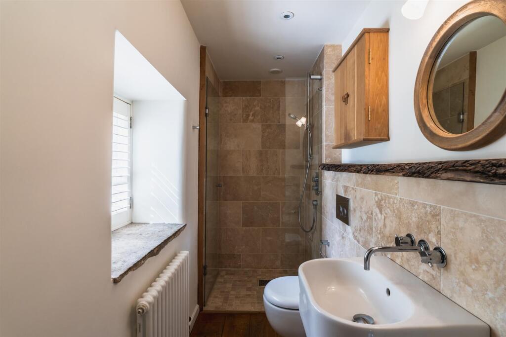 Master En-Suite Shower Room