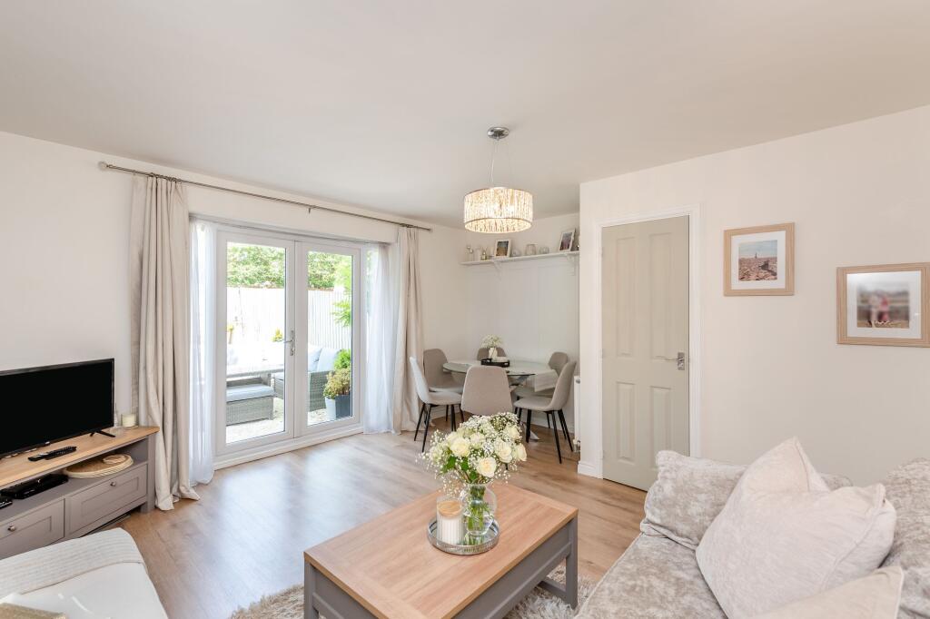 Living/dining room