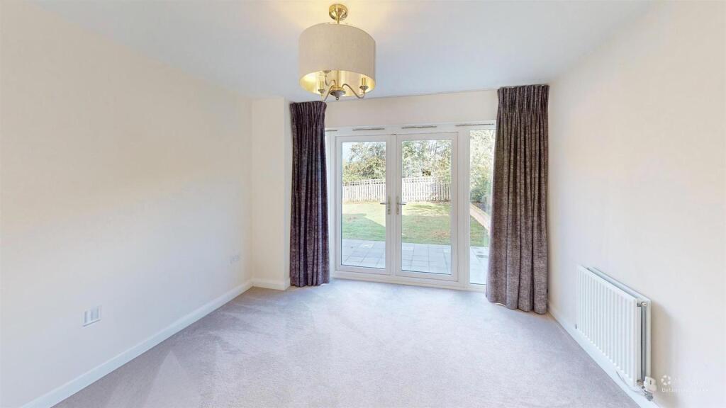 Lennard-Close-Living-Room-Defurnished 1.jpg