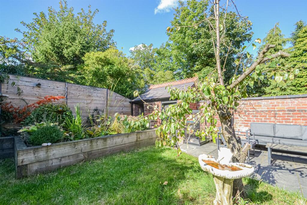 Outbuilding &amp; Raised Borders