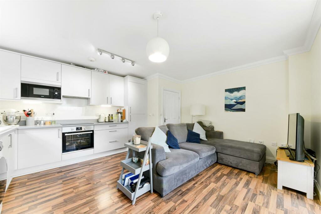 Reception (open plan)
