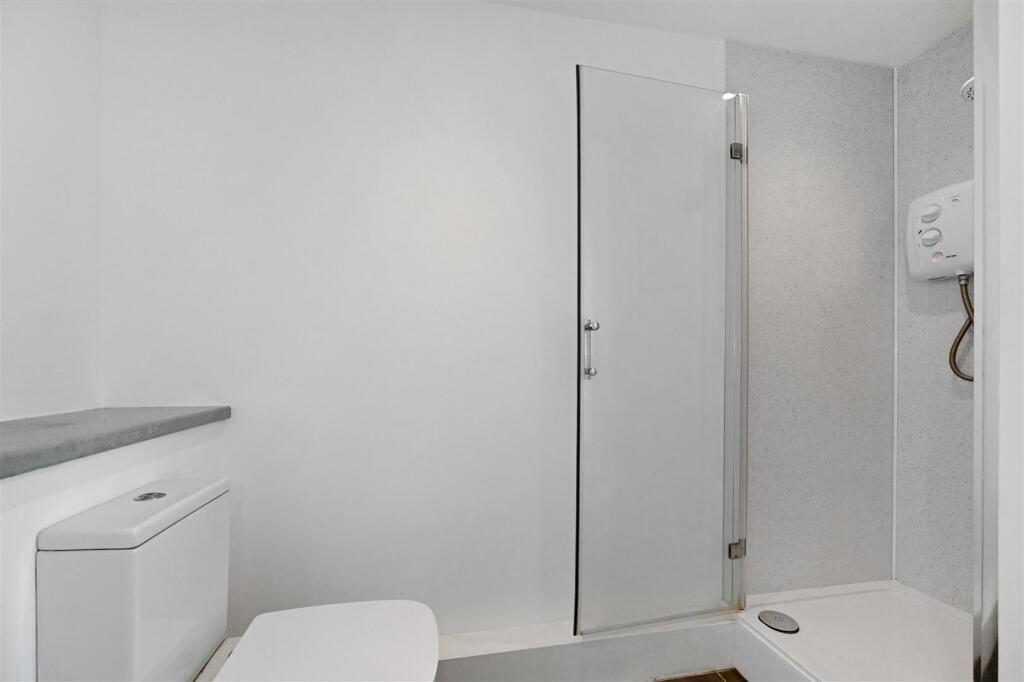 Shower Room.jpg