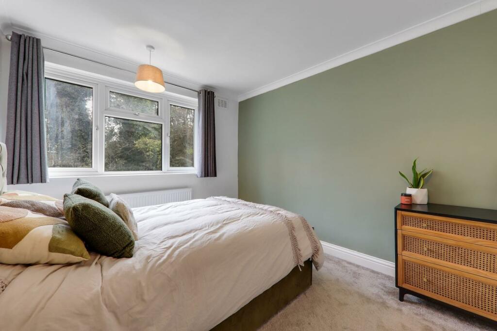 09-f874JHPropWpen - 16 Auckland Close - 25-medium.