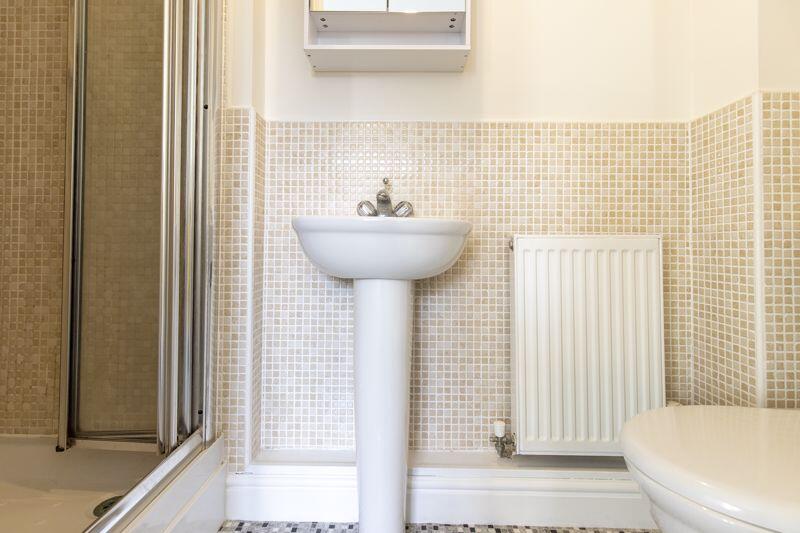 En-suite Shower