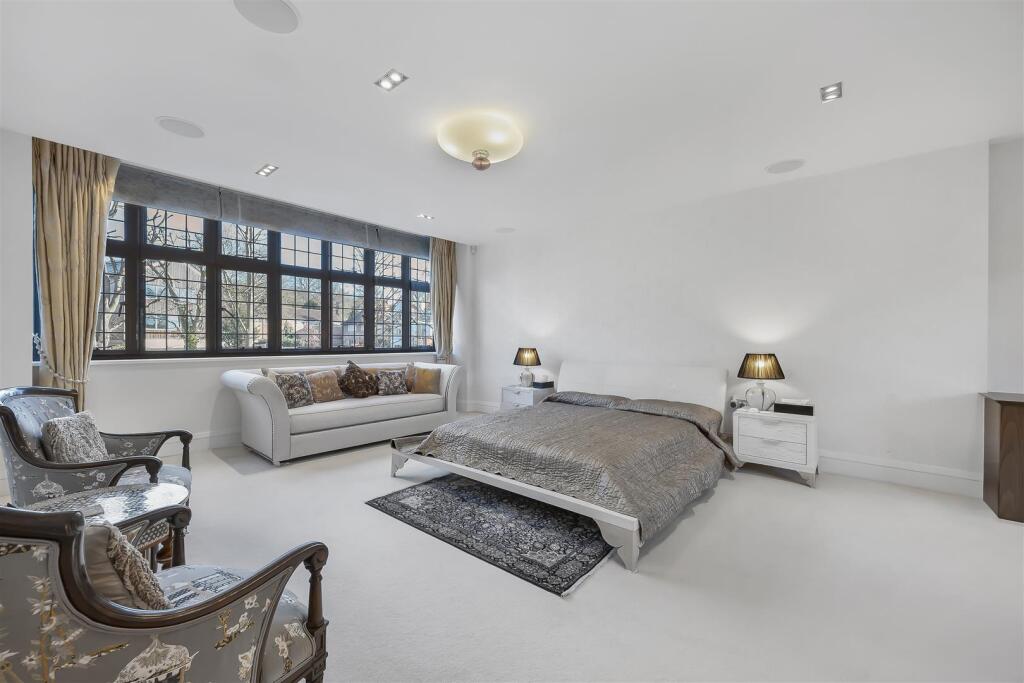 BEDROOM2b (1).jpg