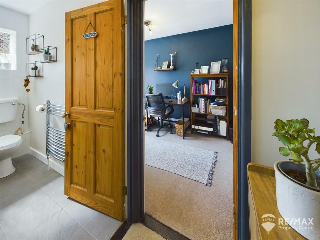 First Floor Landing (2).jpg