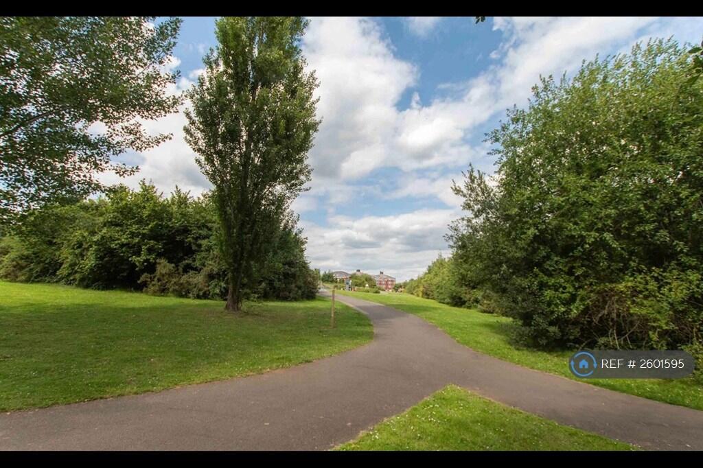 Hanwell Fields Park (Adjacent)