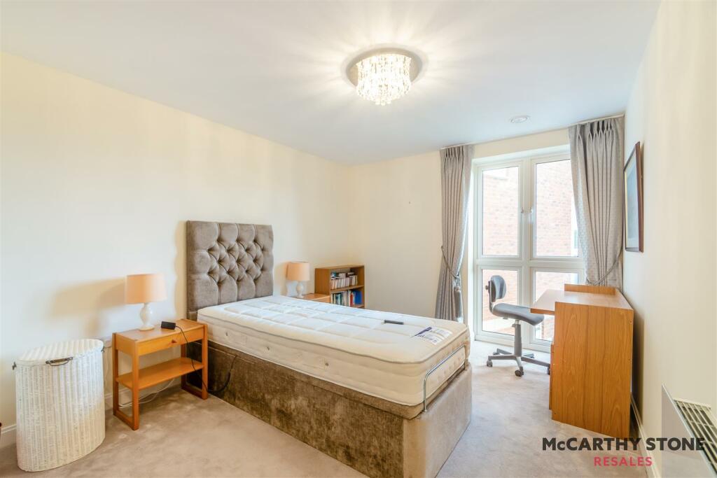 8622741-interior01.jpg