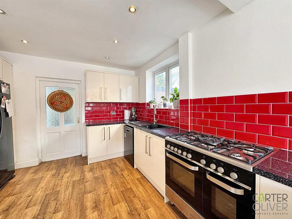 Kitchen / Breakfast Room