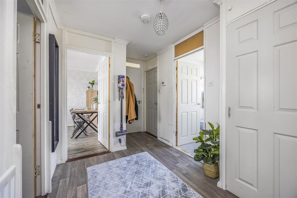 Flat 6 Gosport House, Prospect Lane, Havant-Portic