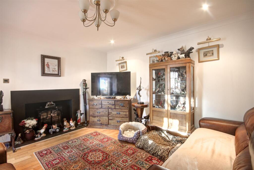 SITTING ROOM