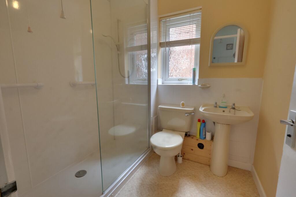 SHOWER ROOM
